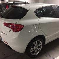 Giulietta bianca Gpl 1400cc 120 cv