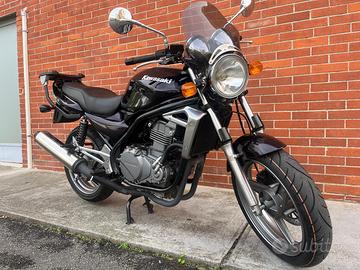 Moto Kawasaki ER-5 2002.