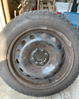 Pneumatici invernali 185/55 R15 su cerchi in ferro