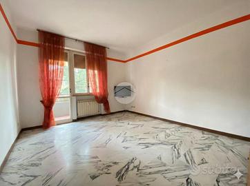 4 LOCALI A LA SPEZIA