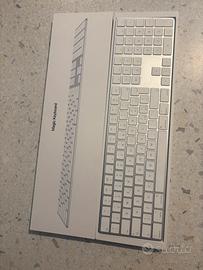 Magic keyboard con tastierino numerico
