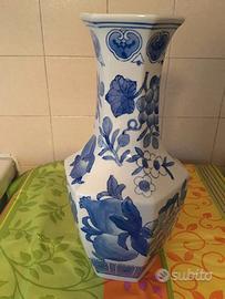 Vaso cinese con decoro blu tema frutti