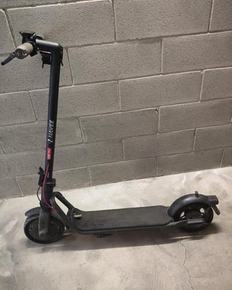 monopattino  elettrico Navee V25i Pro