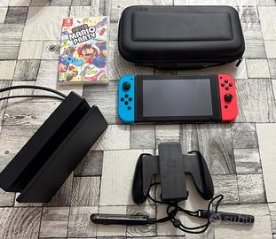 Nintendo Switch + Custodia + Super Mario Inclusi
