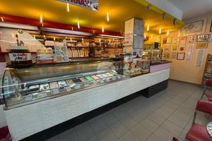 NEGOZIO A VIAREGGIO