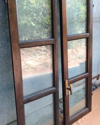 2 Finestre in legno con doppio vetro zanzariera..