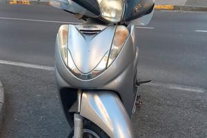motociclo Honda sh 300 del 2008