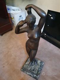 Statua donna in bronzo e marmo