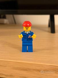 LEGO Minifigure Operaio City originale con casco