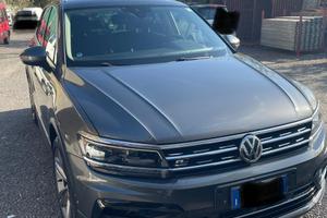 Auto Volkswagen Tiguan