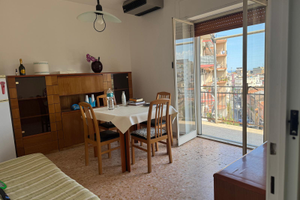 Trilocale luminoso a Catania