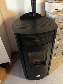 Stufa a pellet da 18 kW doppia canalizzazione