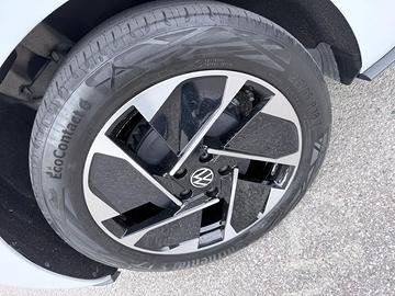 GOMME AUTO CONTINENTAL 215/55/18" 95T