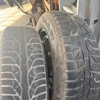 Set di 4 pneumatici invernali.