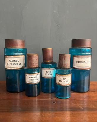 Set antichi barattoli di farmacia