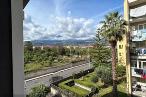 Appartamento ristrutturato con garage a Giarre