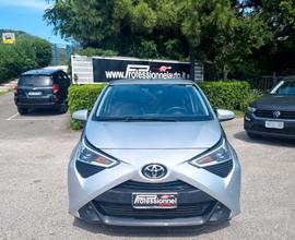Toyota Aygo Connect 1.0 VVT-i 72 CV 5 porte x-play