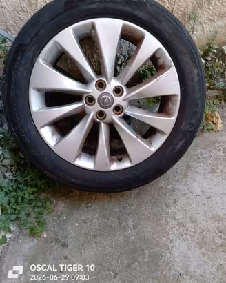ruota con cerchio in lega dellaOpel Mokka 