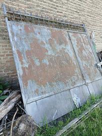 Cancello in ferro completo di porta