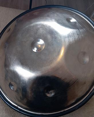 Handpan artigianale per meditazione e suonoterapia