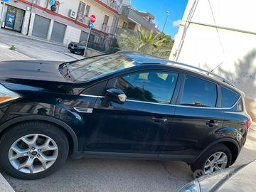 Ford Kuga nuovissimaauto