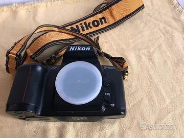 Macchina fotografica Nikon F 601