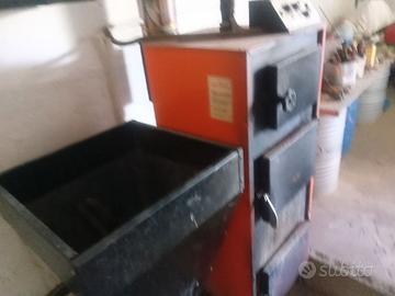 Caldaia stufa 30Kw. Marca Nunzi