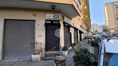 NEGOZIO A NAPOLI
