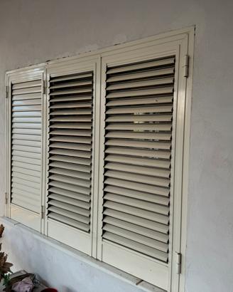 Persiane  in alluminio e infissi in legno interni