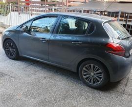 Peugeot 208 - 2017