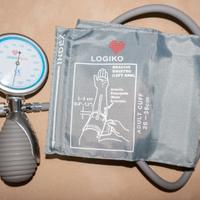 LOGIKO - Sfigmomanometro ad aneroide palmare