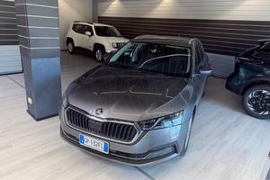 Skoda Octavia 2.0 TDI EVO SCR 150 CV DSG 4x4 Fari 