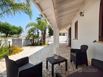 Moderne vill con barbecue giardino 6p cad.MANCAVER