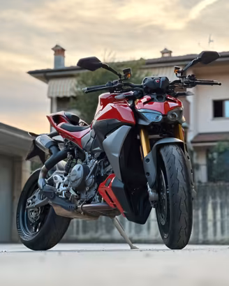 Ducati Streetfighter V2S 2025