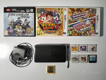 Lotto Nintendo 3DS Nero + 9 giochi + R4 Gold Pro