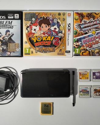 Lotto Nintendo 3DS Nero + 9 giochi + R4 Gold Pro