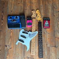 Lotto parti chitarra manici, pedali, pickup