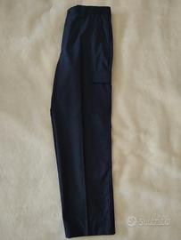 Pantalone grigio con tasconi laterali