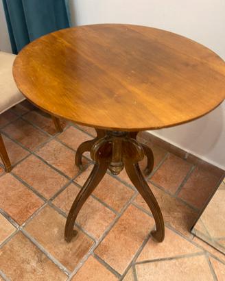 Tavolino stile  liberty