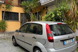 FIESTA 2004 - 140.000km