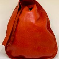 Pochette in pelle e beautycase in velluto