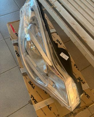Fari anteriori Opel Corsa D 2011-2014