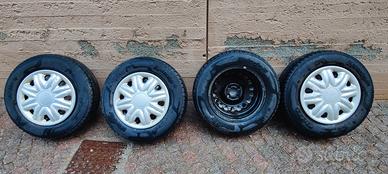 4 cerchi con pneumatici quattro 185/70 R14