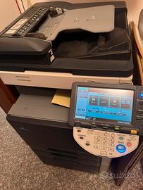 Stampante konica minolta bizhub c220