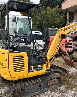 Miniescavatore usato KOMATSU PC 16 R HS