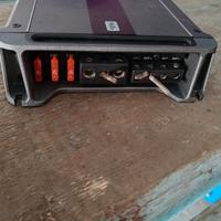 subwoofer e un amplificatore 