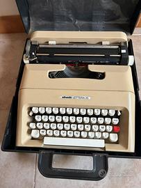 Macchina da scrivere Olivetti lettera 35