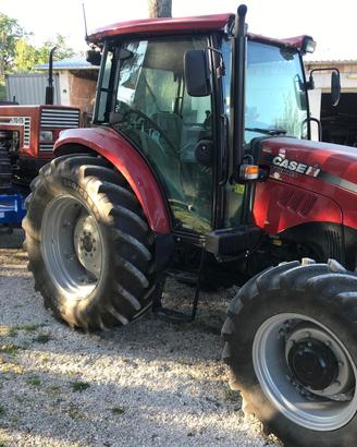 Trattore agricolo CASE FARMALL 85A