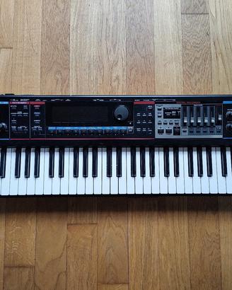 Sintetizzatore Roland Juno-Gi