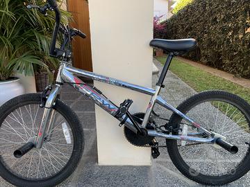 BMX bicicletta